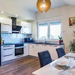 6 Bedroom Amazing In Дом отдыха Билице