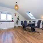 6 Bedroom Amazing In Дом отдыха Билице