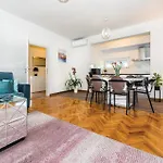 6 Bedroom Amazing In Дом отдыха *