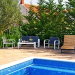 6 Bedroom Amazing In Bilice
