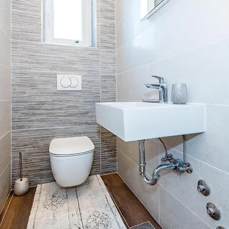 6 Bedroom Amazing In Дом отдыха