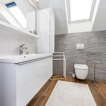 6 Bedroom Amazing In