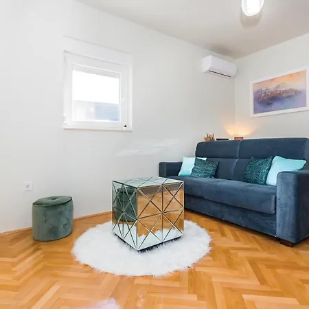 Дом отдыха 6 Bedroom Amazing In