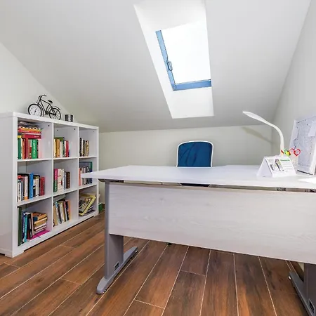 6 Bedroom Amazing In Дом отдыха