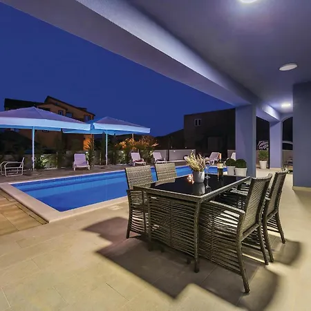 6 Bedroom Amazing In