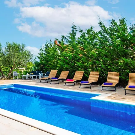 Дом отдыха 6 Bedroom Amazing In Билице