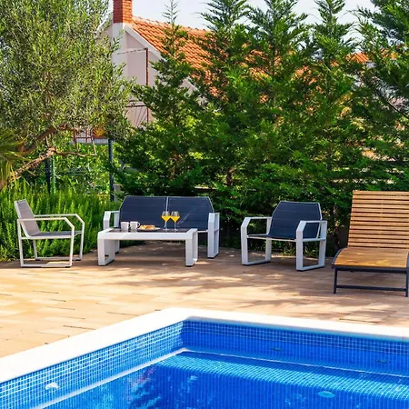 6 Bedroom Amazing In Билице