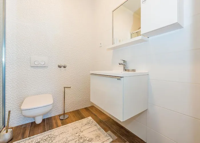 6 Bedroom Amazing In Vikendica Bilice