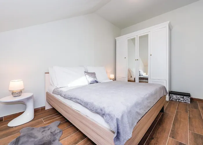 6 Bedroom Amazing In 度假居