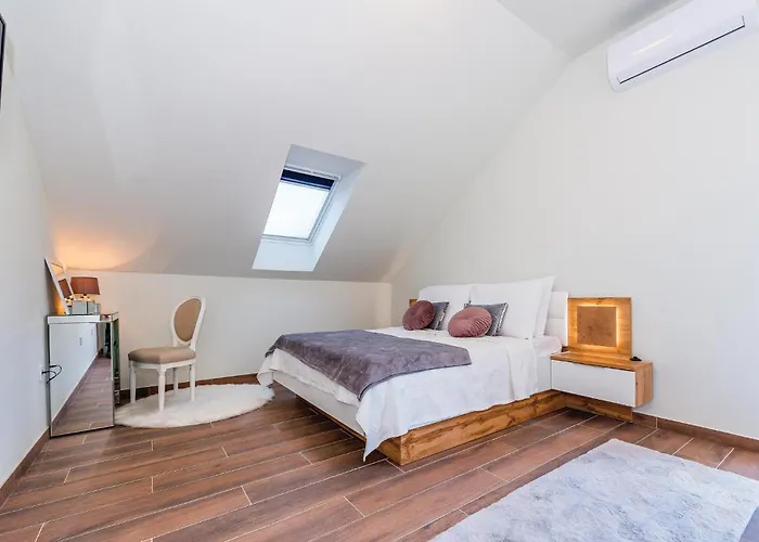 6 Bedroom Amazing In 度假居