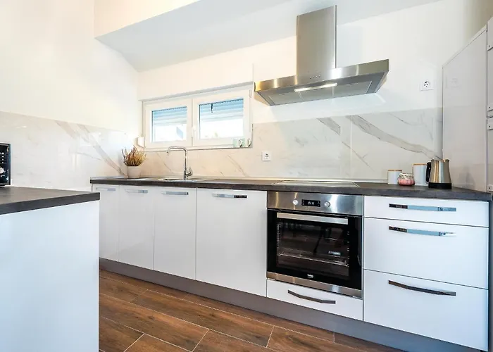 Holiday home 6 Bedroom Amazing In *