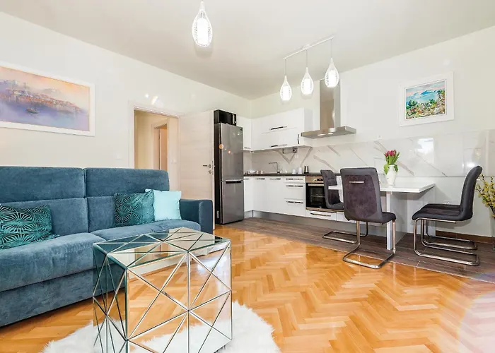 6 Bedroom Amazing In 度假居 *