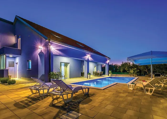 6 Bedroom Amazing In *