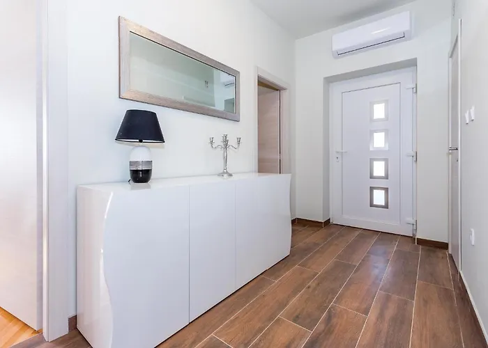 6 Bedroom Amazing In