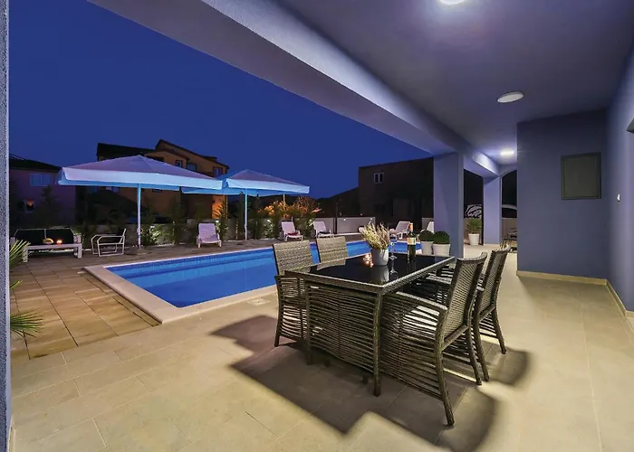 6 Bedroom Amazing In