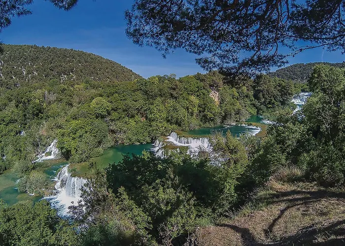 Holiday home 6 Bedroom Amazing In Bilice