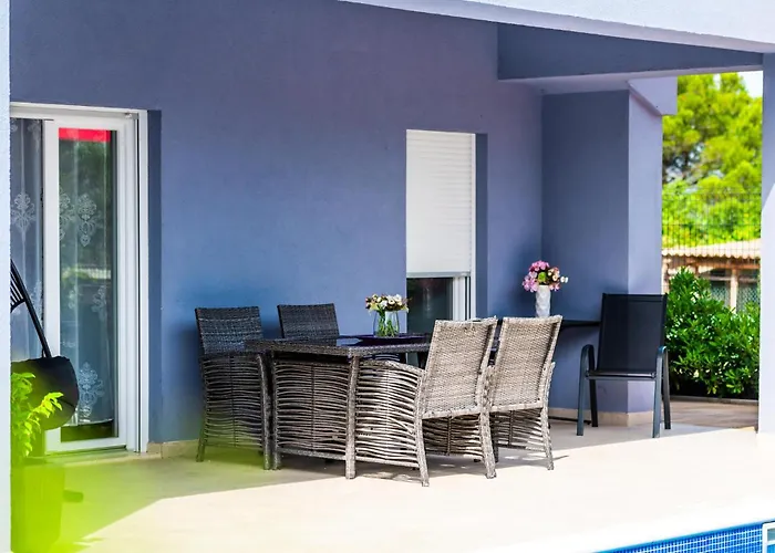 6 Bedroom Amazing In * Bilice