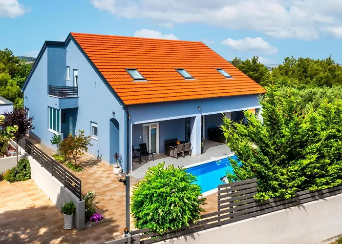 度假居 6 Bedroom Amazing In *