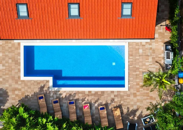 6 Bedroom Amazing In * Bilice