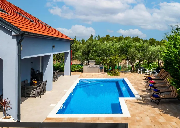 6 Bedroom Amazing In