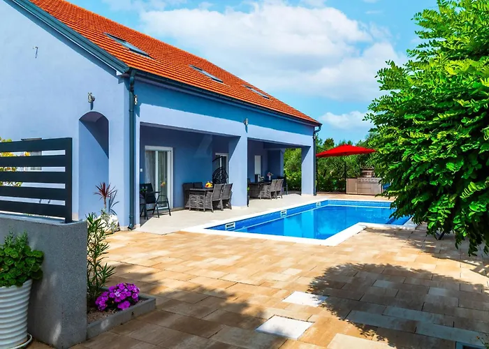 度假居 6 Bedroom Amazing In 比利切